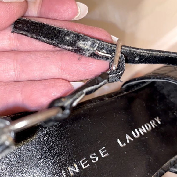 Chinese Laundry high heels  in black w/ alligator pattern in leather. 🖤 - Picture 10 of 12